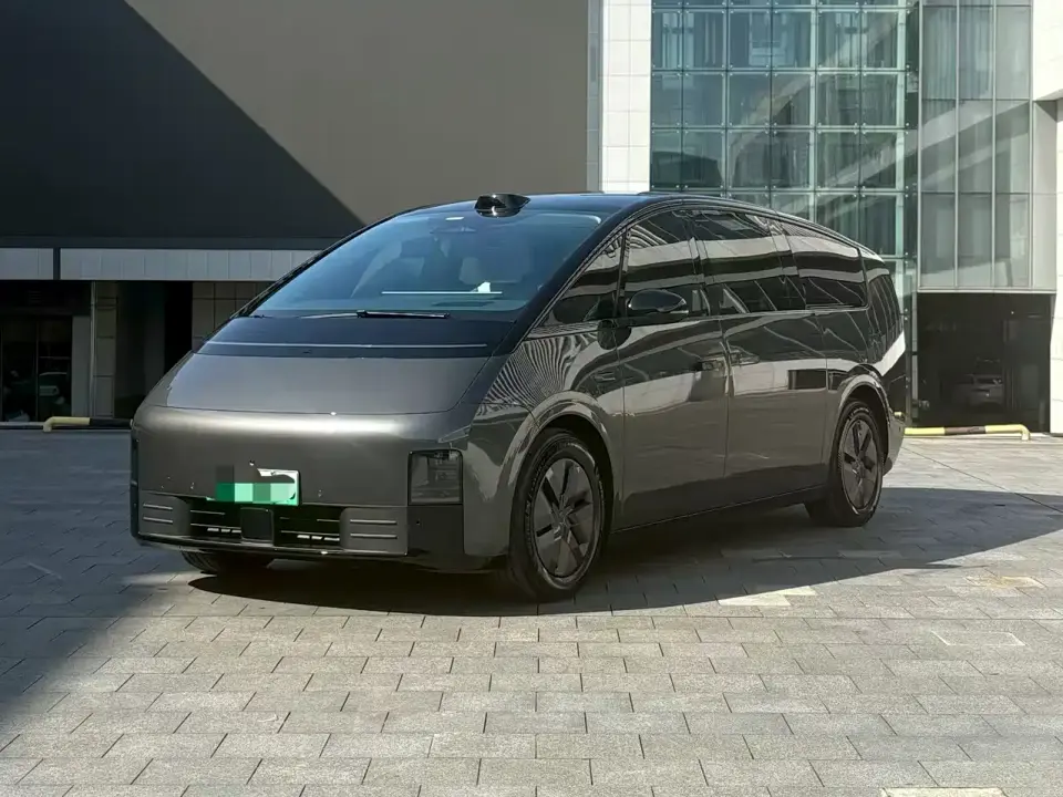 Li Auto MEGA Ultra 2025