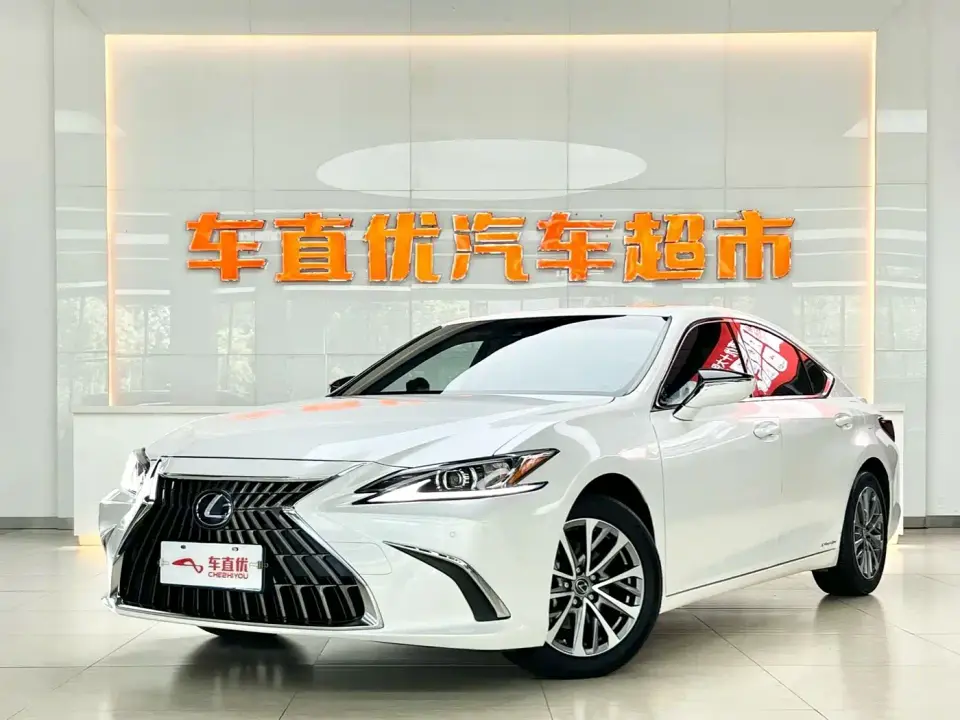 Lexus ES 300h Excellence Edition 2022