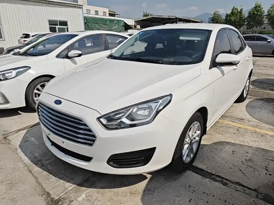 Ford Escort Facelift 1.5L Auto Premium Edition (TPMS) China VI 2020
