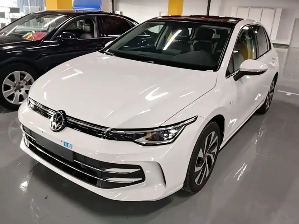 Volkswagen Golf 300TSI Pro 2026