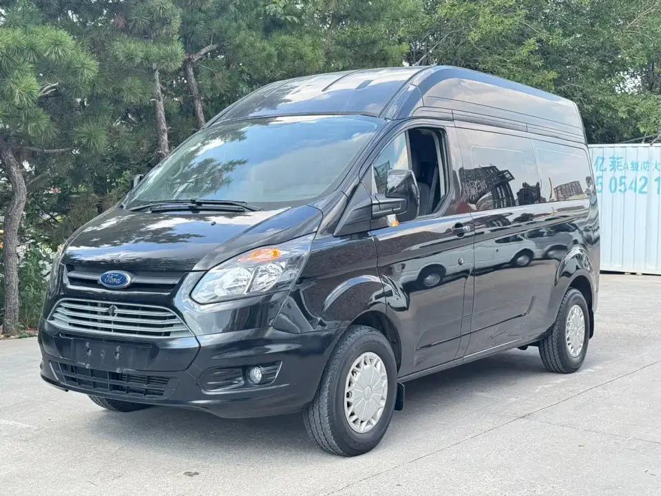 Ford Transit Model 2.0T Diesel Manual Premium Operating Business Travel Medium Wheelbase Medium Roof 9-Seater China VI 2021