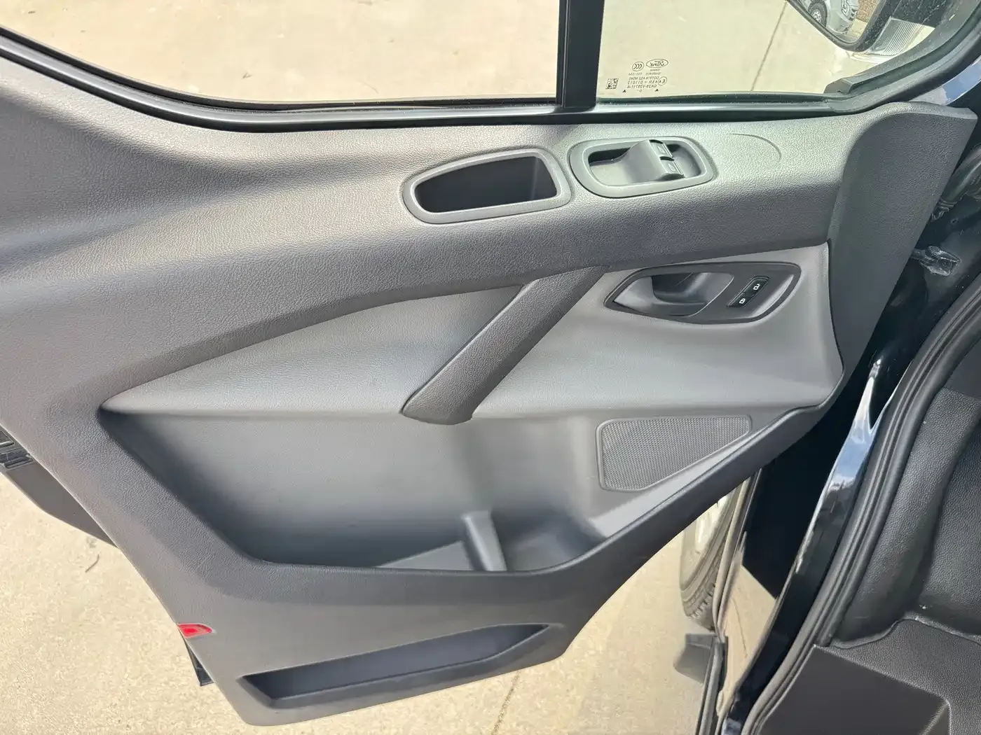 Ford Transit Model 2.0T Diesel Manual Premium Operating Business Travel Medium Wheelbase Medium Roof 9-Seater China VI 2021 — фото 12