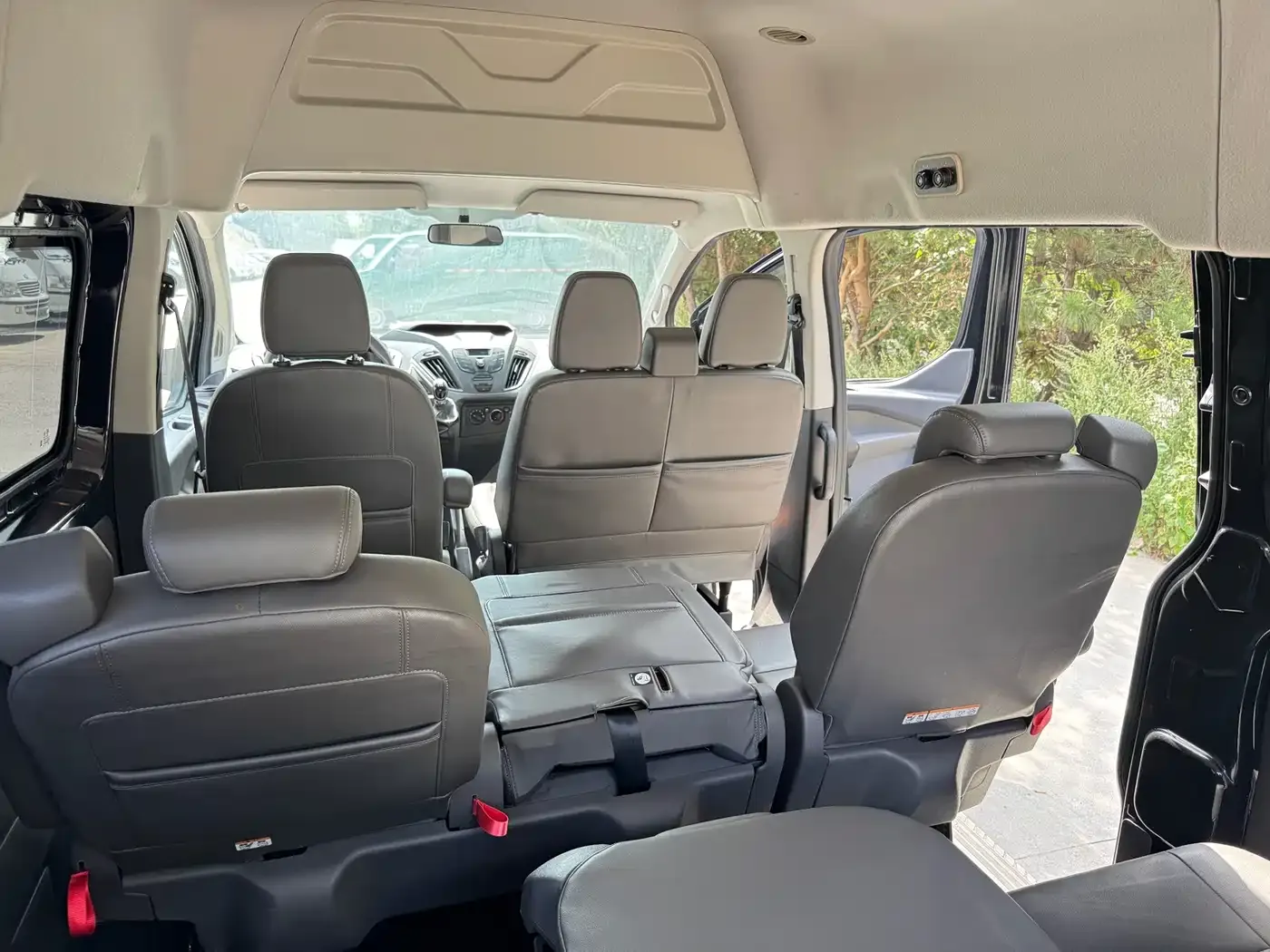 Ford Transit Model 2.0T Diesel Manual Premium Operating Business Travel Medium Wheelbase Medium Roof 9-Seater China VI 2021 — фото 17