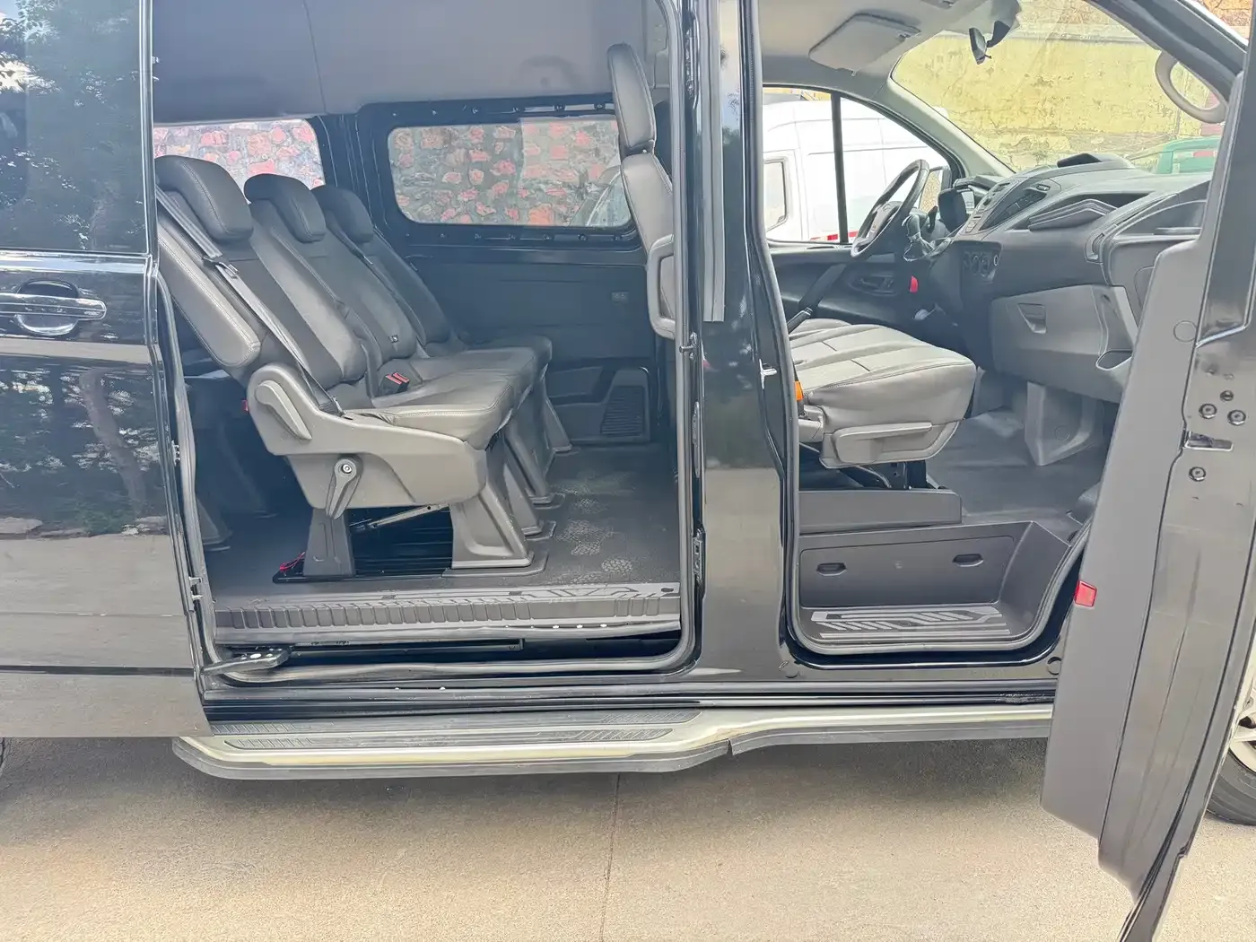 Ford Transit Model 2.0T Diesel Manual Premium Operating Business Travel Medium Wheelbase Medium Roof 9-Seater China VI 2021 — фото 8
