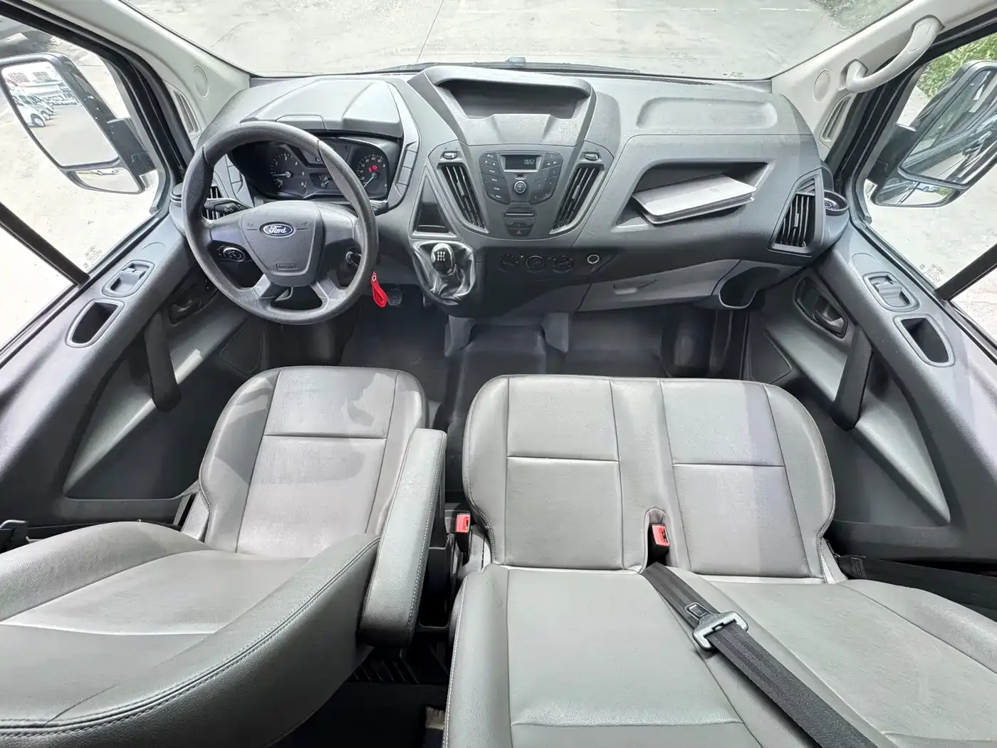 Ford Transit Model 2.0T Diesel Manual Premium Operating Business Travel Medium Wheelbase Medium Roof 9-Seater China VI 2021 — фото 10