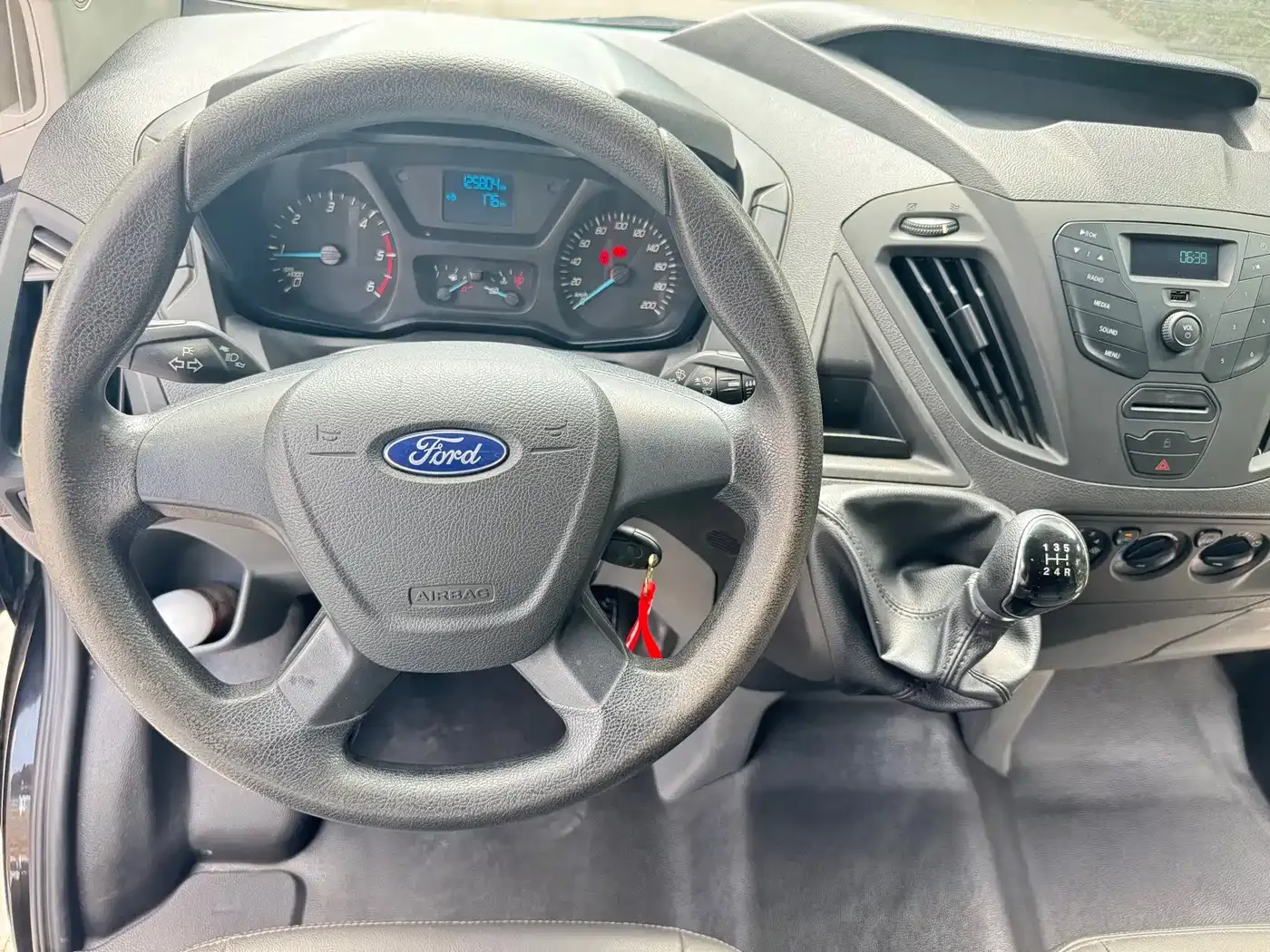 Ford Transit Model 2.0T Diesel Manual Premium Operating Business Travel Medium Wheelbase Medium Roof 9-Seater China VI 2021 — фото 13