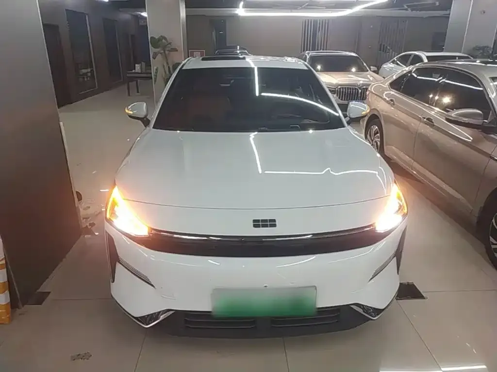Geely Galaxy Galaxy L6 EM-i 60km Explorer Edition 2025 — фото 3