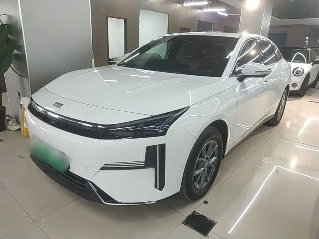 Geely Galaxy Galaxy L6 EM-i 60km Explorer Edition 2025 — фото 2