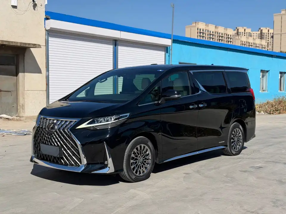 Lexus LM 300h Seven-Seater Elegance Edition 2020