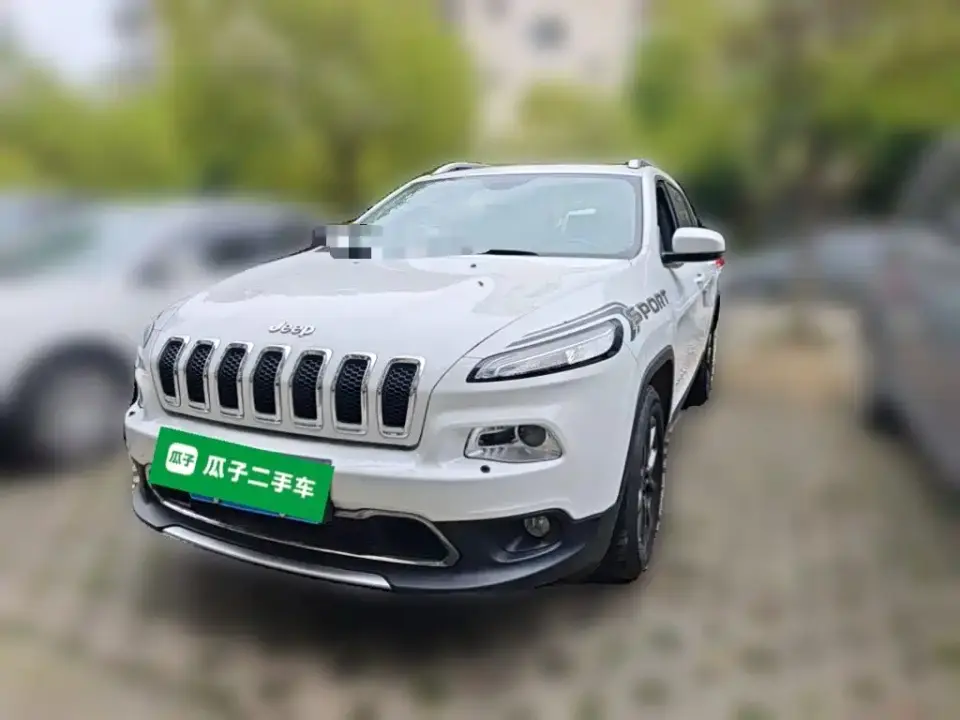 Jeep Cherokee 2.0L 2WD Classic Sport Edition 2020