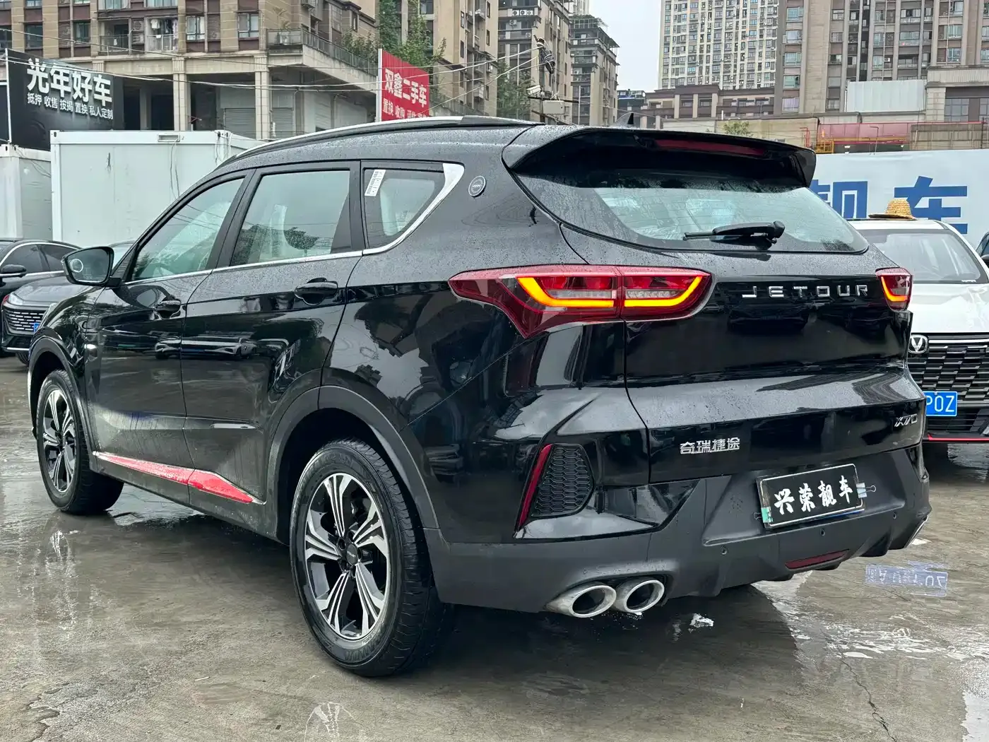 Jetour X70 1.5T DCT Surpass PRO 7-Seater 2024 — фото 4
