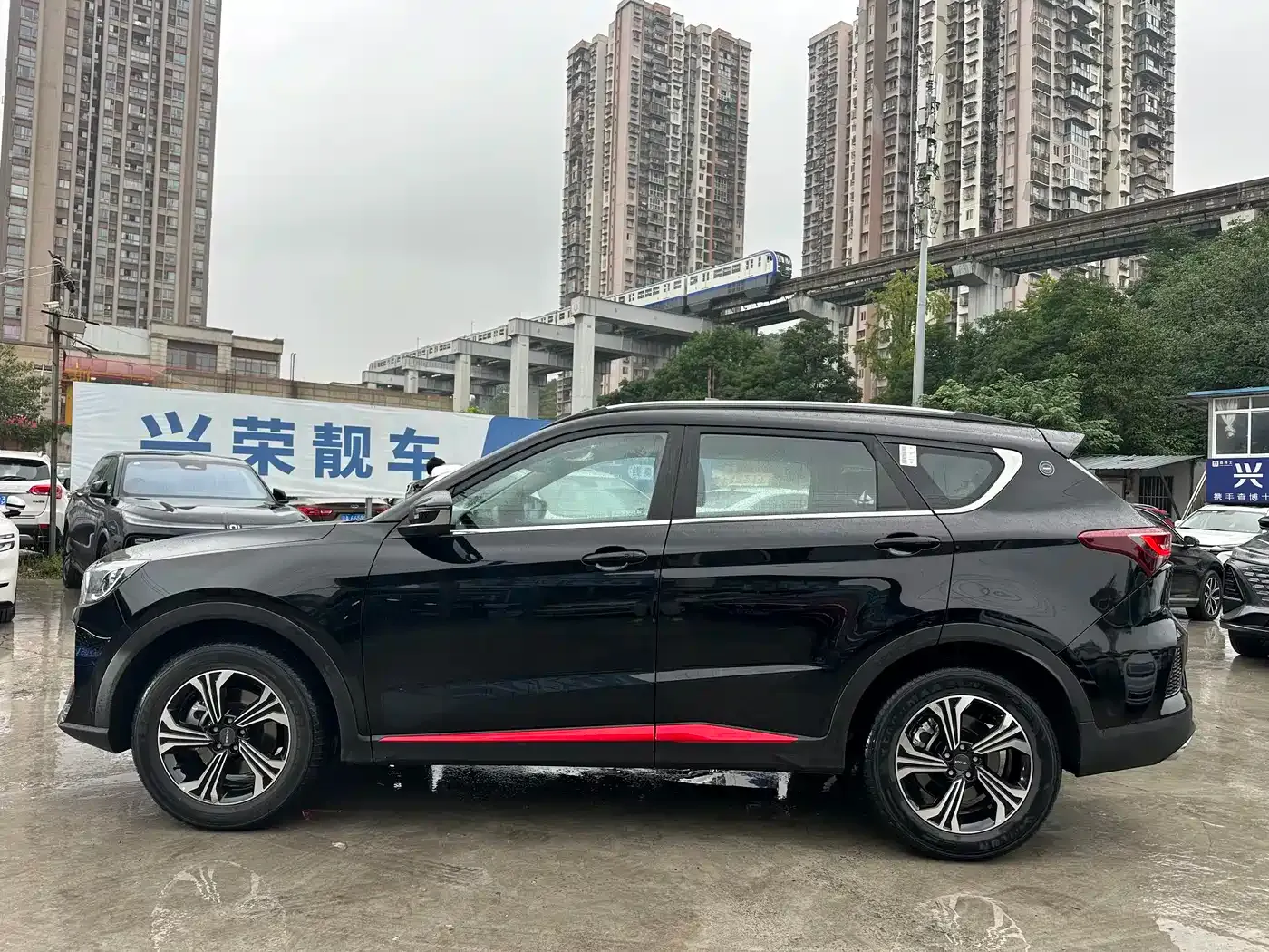 Jetour X70 1.5T DCT Surpass PRO 7-Seater 2024 — фото 7