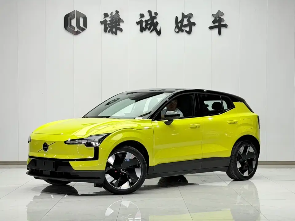 Volvo EX30 RWD Long Range Ultra 2024
