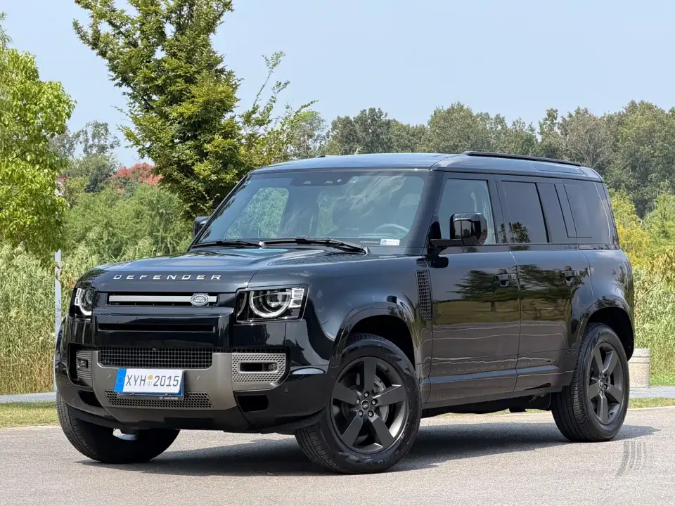 Land Rover Defender 110 3.0T P400 -Dynamic HSE 2025