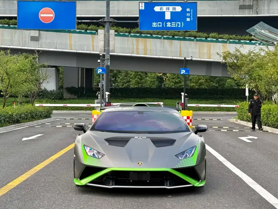 Lamborghini Huracán Huracán STO 2022
