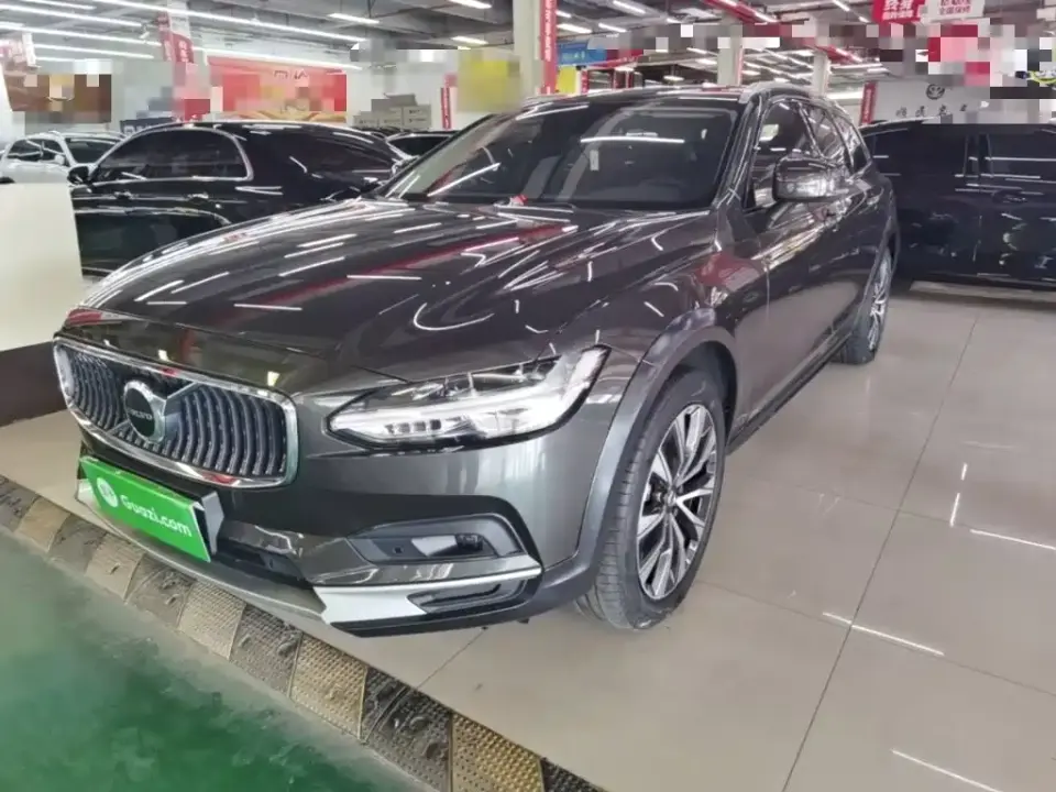 Volvo V90 Model Cross Country B5 AWD Smart Edition 2021