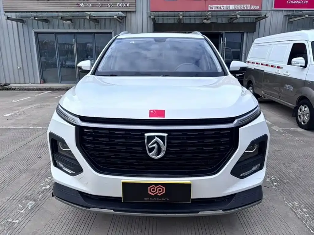 Baojun 530 1.5T CVT Premium Connect 7-seater 2019 — фото 2