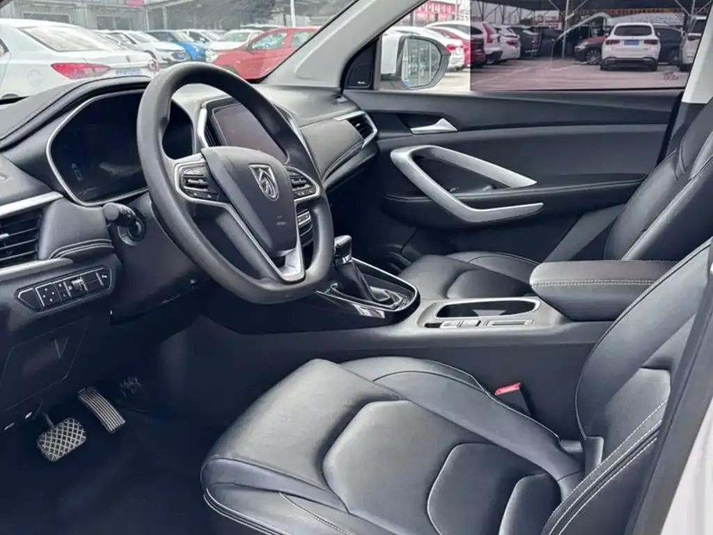 Baojun 530 1.5T CVT Premium Connect 7-seater 2019 — фото 4