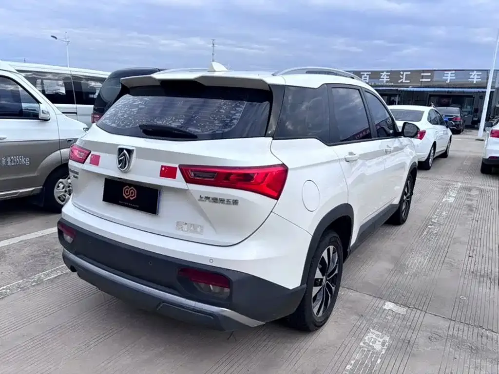 Baojun 530 1.5T CVT Premium Connect 7-seater 2019 — фото 9