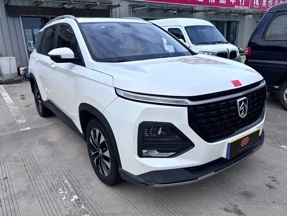 Baojun 530 1.5T CVT Premium Connect 7-seater 2019 — фото 3
