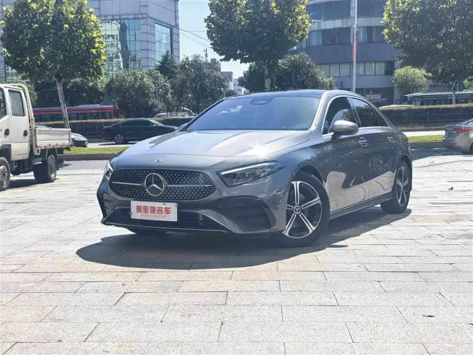 Mercedes-Benz A-Class A 200 L Fashion Edition 2025