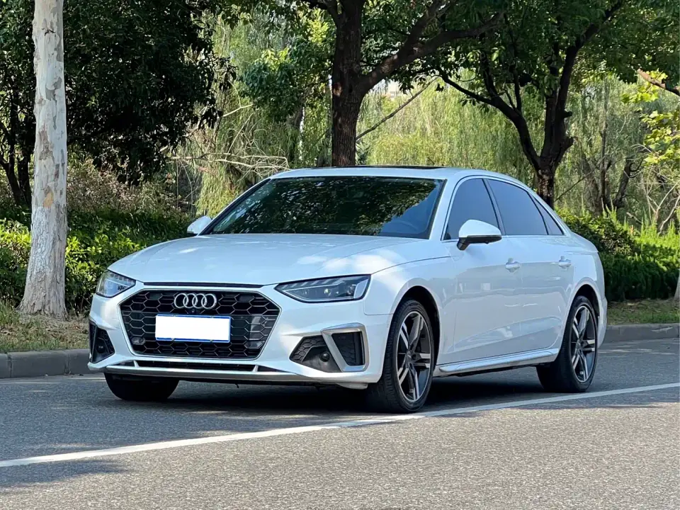 Audi A4L 40 TFSI Luxury Dynamic 2021