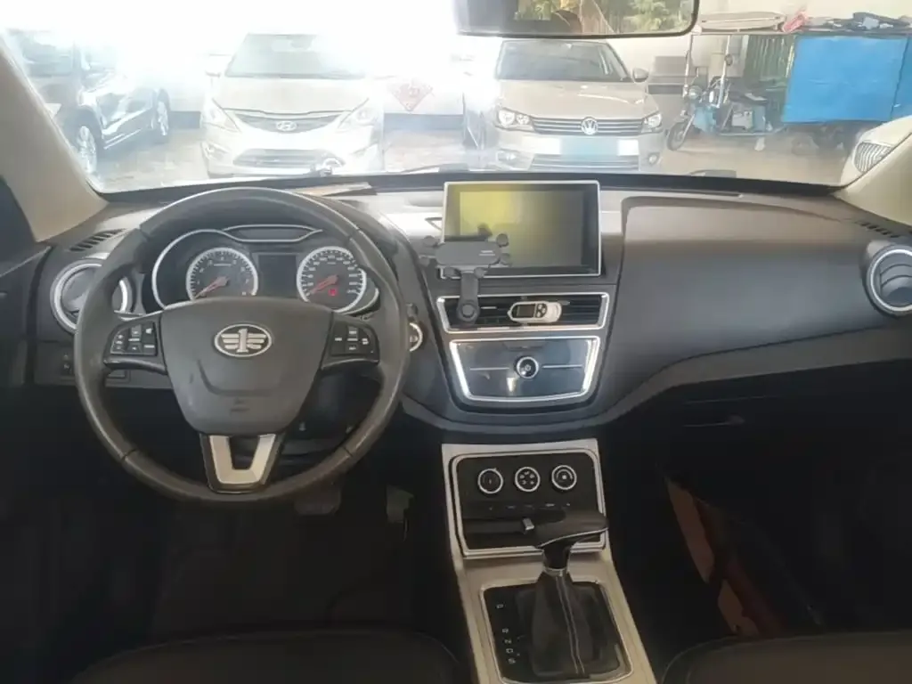 Besturn X40 1.6L Auto Luxury Type China V 2019 — фото 10