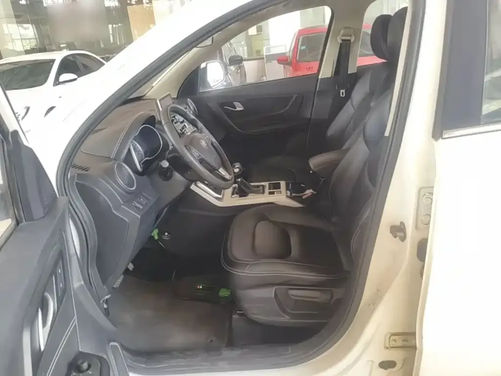 Besturn X40 1.6L Auto Luxury Type China V 2019 — фото 15