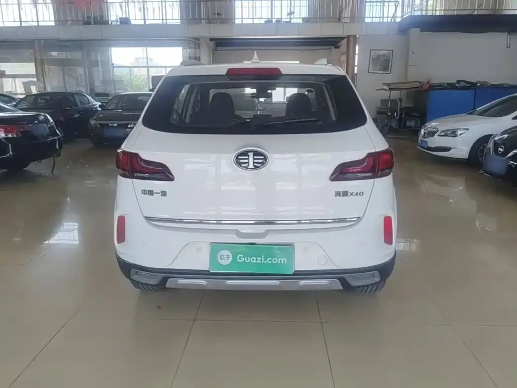 Besturn X40 1.6L Auto Luxury Type China V 2019 — фото 6