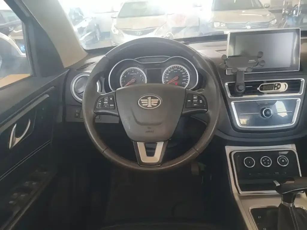Besturn X40 1.6L Auto Luxury Type China V 2019 — фото 11