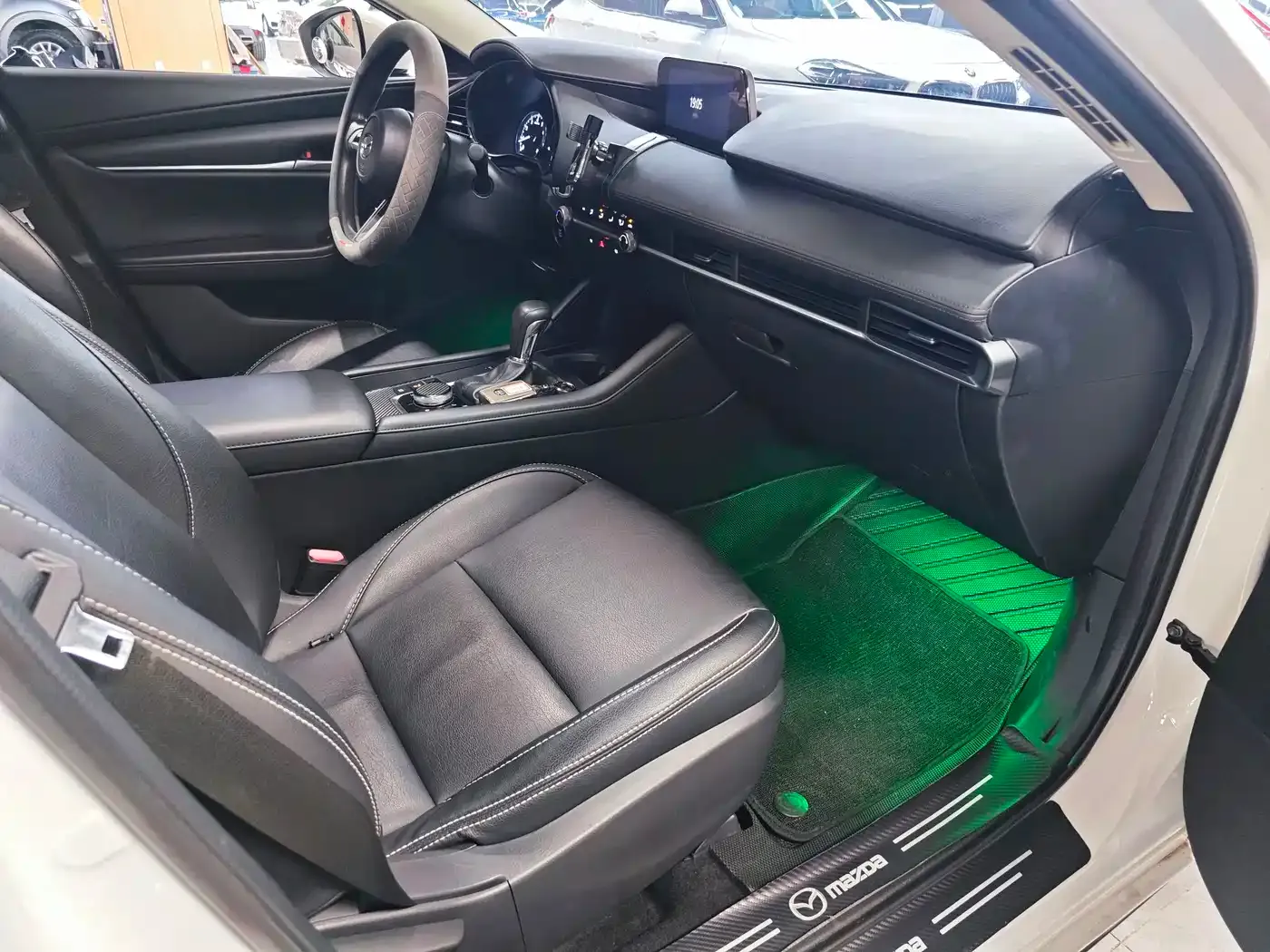 Mazda Mazda3 Axela 1.5L Automatic Sunroof Edition 2020 — фото 9