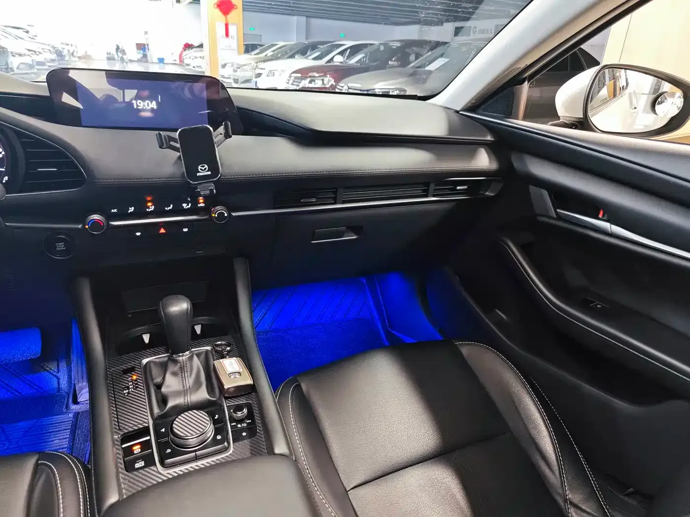 Mazda Mazda3 Axela 1.5L Automatic Sunroof Edition 2020 — фото 12