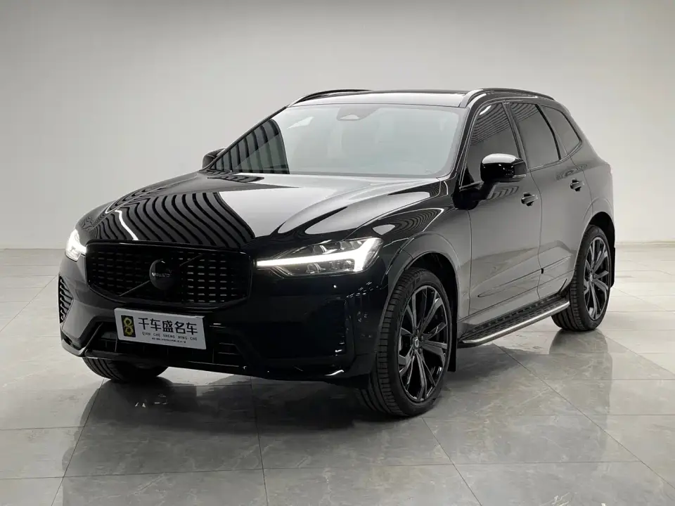 Volvo XC60 Model B5 AWD Intelligent Extreme Night Black Edition 2025