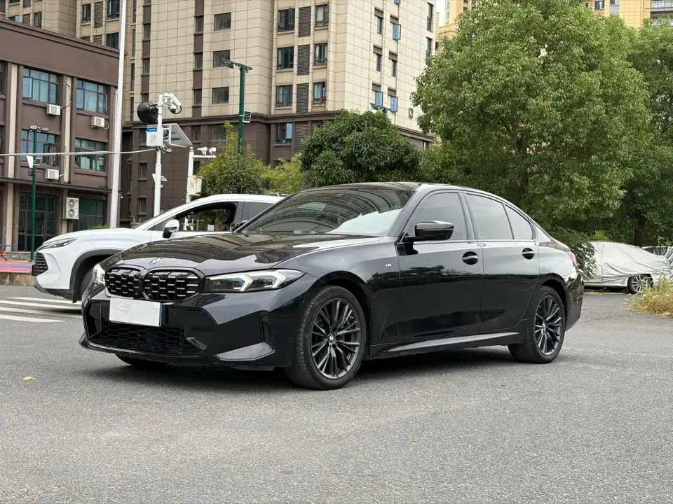 BMW 3 Series 330i M Sport Shadowline Package 2024