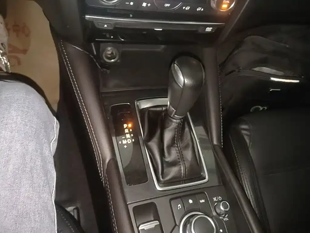 Mazda Atenza 2.0L Skyactiv Luxury (China V) 2019 — фото 14
