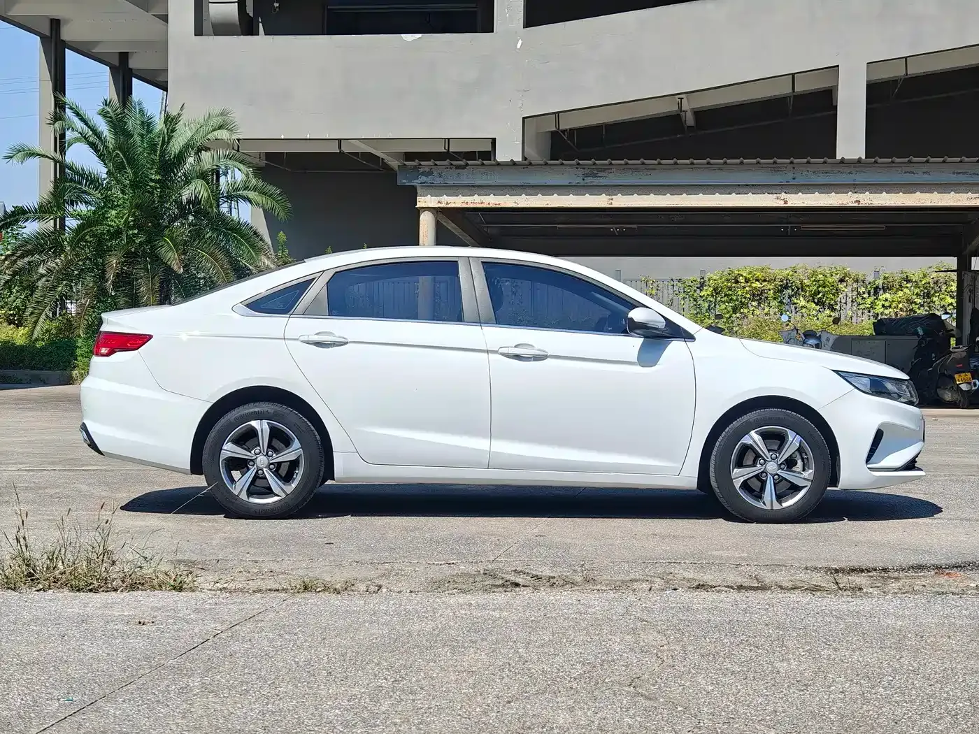 Geely Emgrand GL 1.4T CVT Elite Zhixiang Edition 2020 — фото 7
