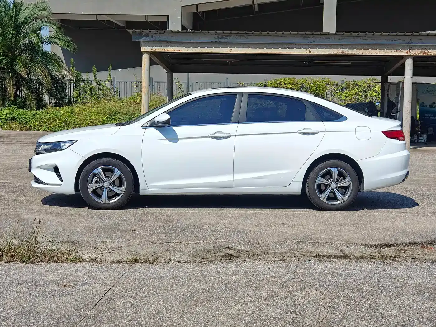 Geely Emgrand GL 1.4T CVT Elite Zhixiang Edition 2020 — фото 8