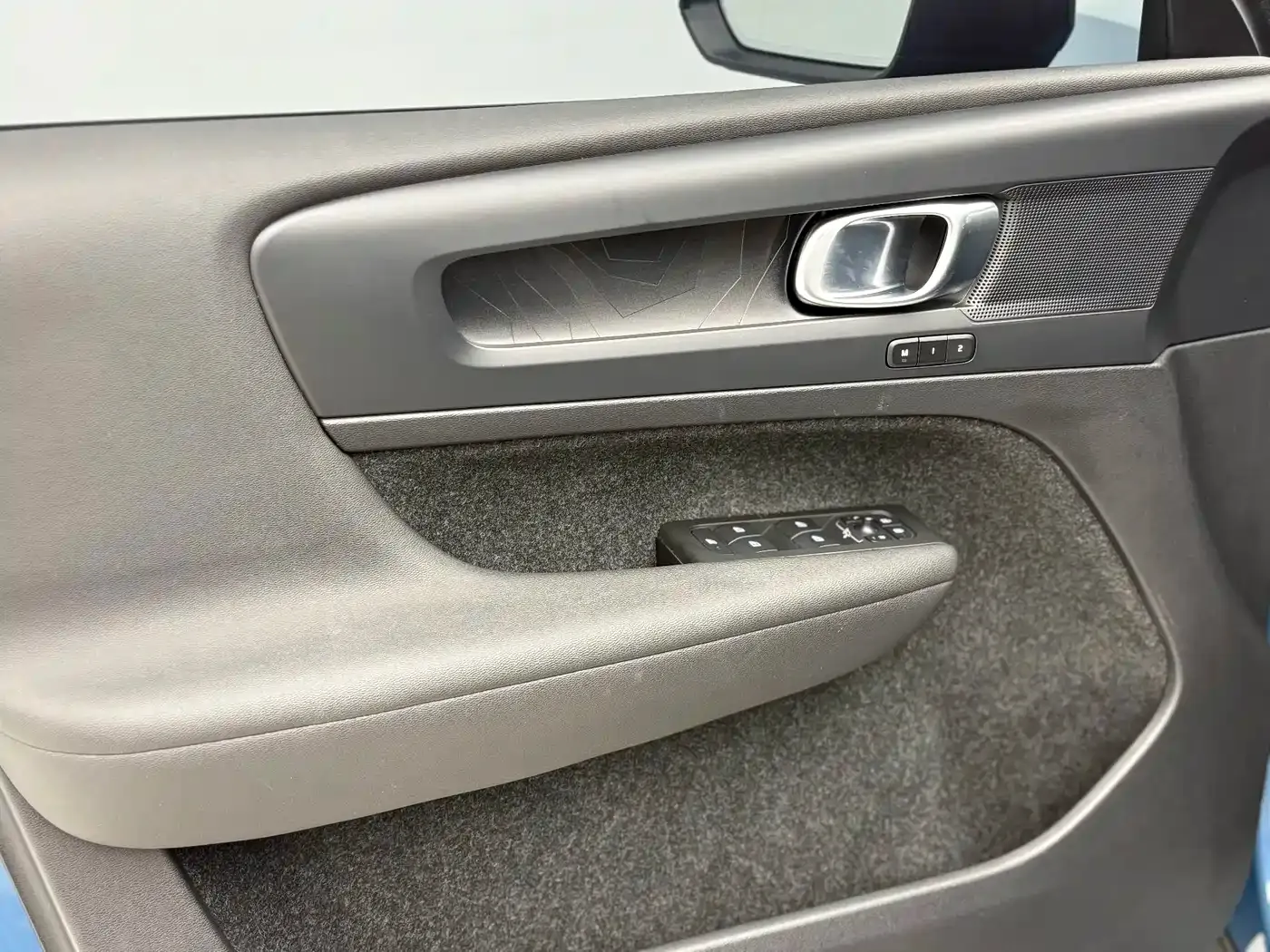 Volvo C40 Long Range Edition 2023 — фото 15