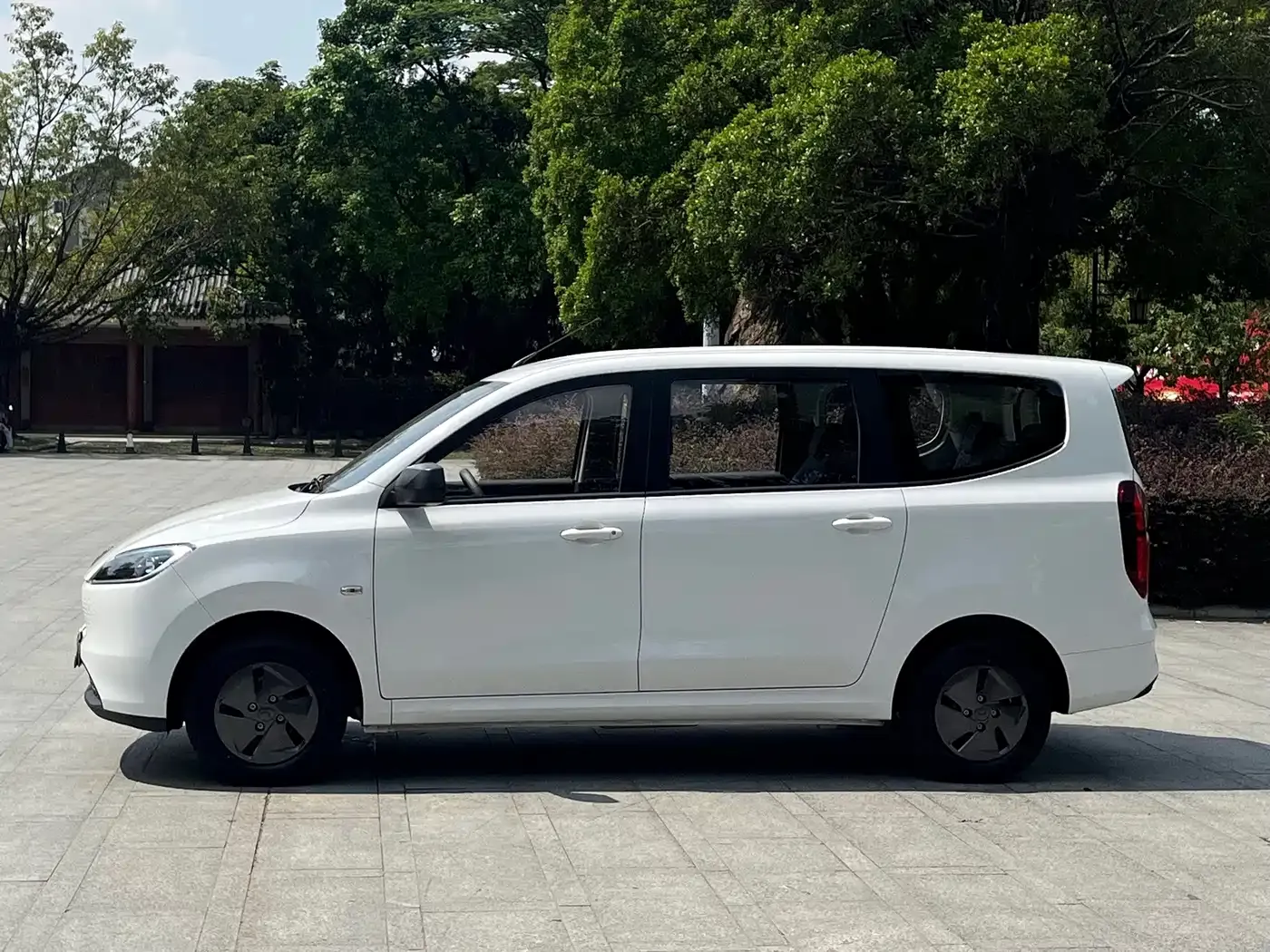 Wuling Motors Wuling Hongguang New Energy Model Range Extender Hybrid 50KM Standard 2025 — фото 20