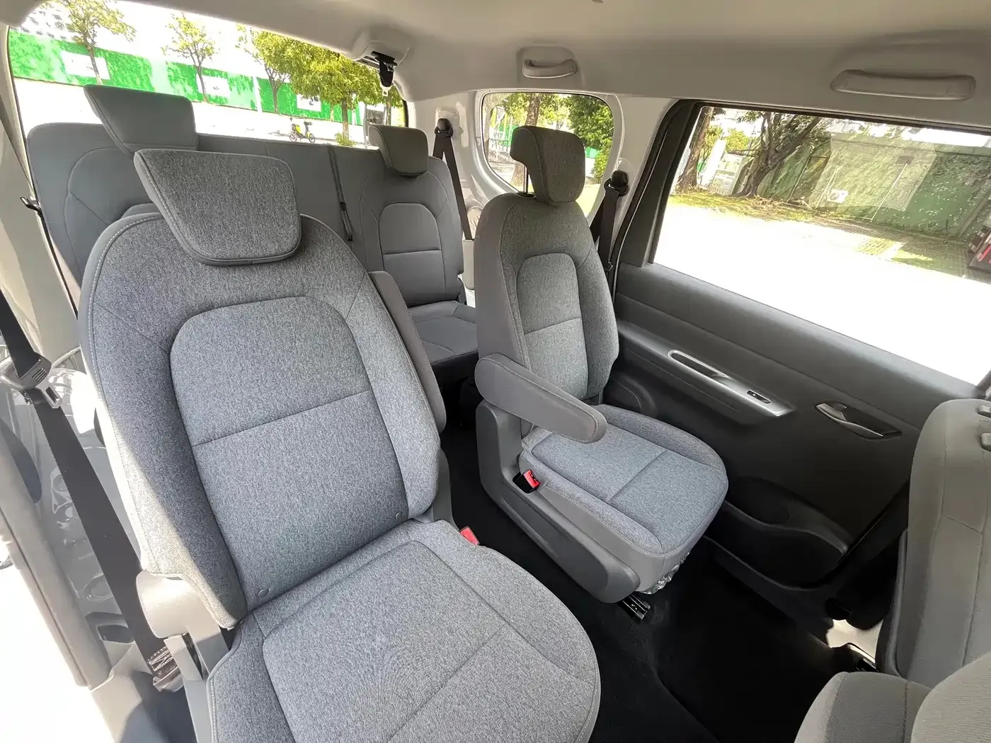 Wuling Motors Wuling Hongguang New Energy Model Range Extender Hybrid 50KM Standard 2025 — фото 7
