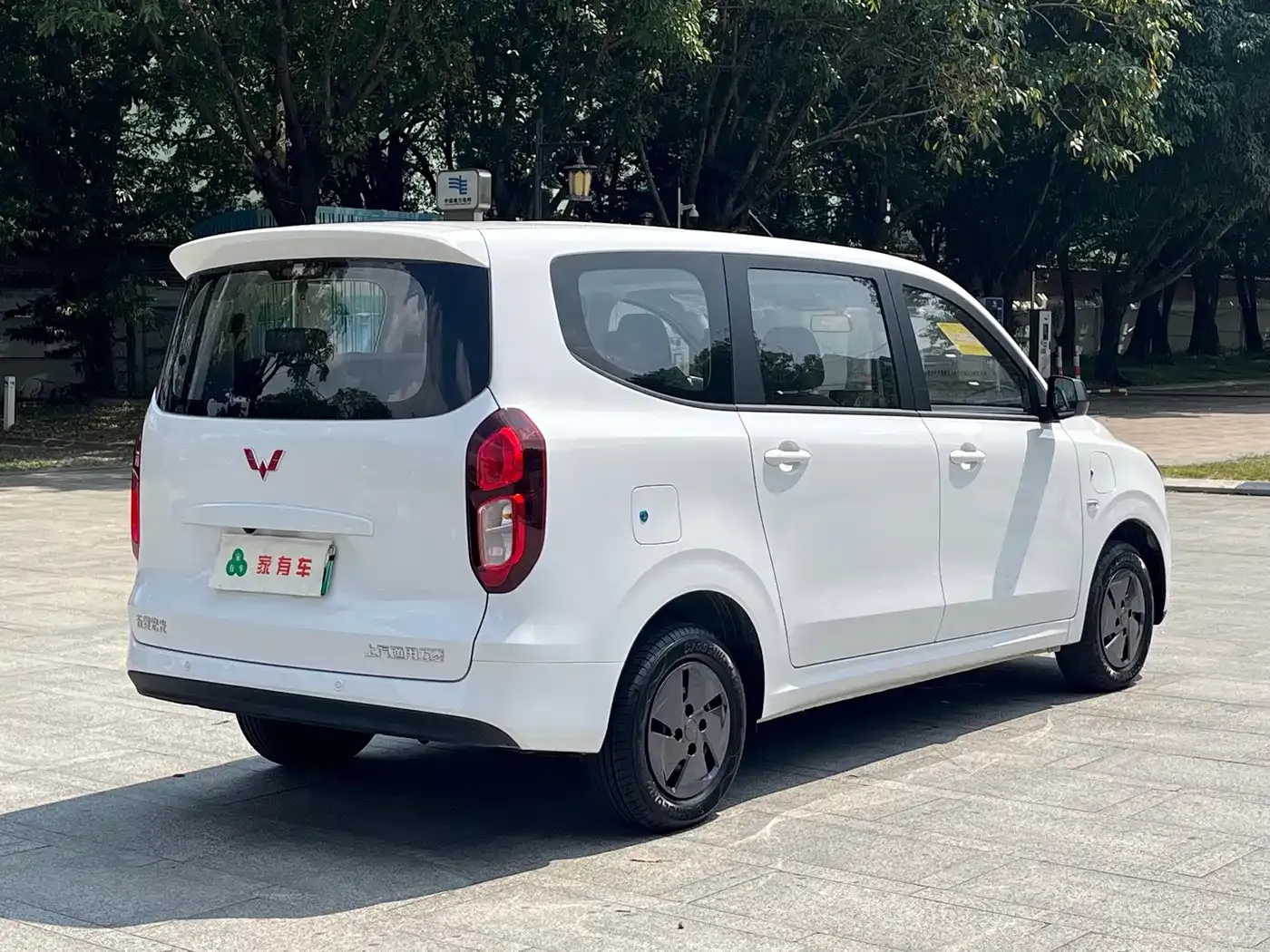 Wuling Motors Wuling Hongguang New Energy Model Range Extender Hybrid 50KM Standard 2025 — фото 15