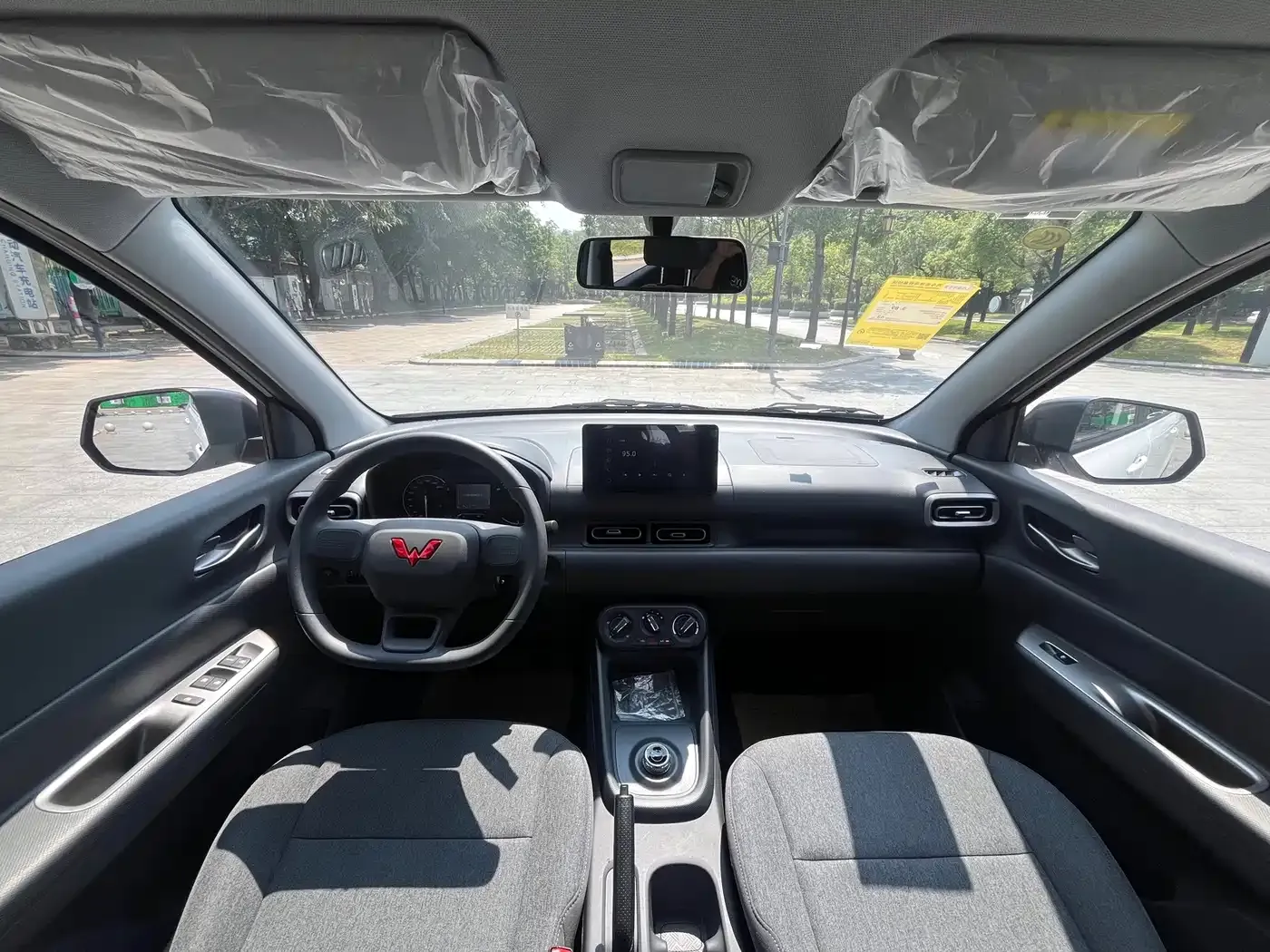 Wuling Motors Wuling Hongguang New Energy Model Range Extender Hybrid 50KM Standard 2025 — фото 5