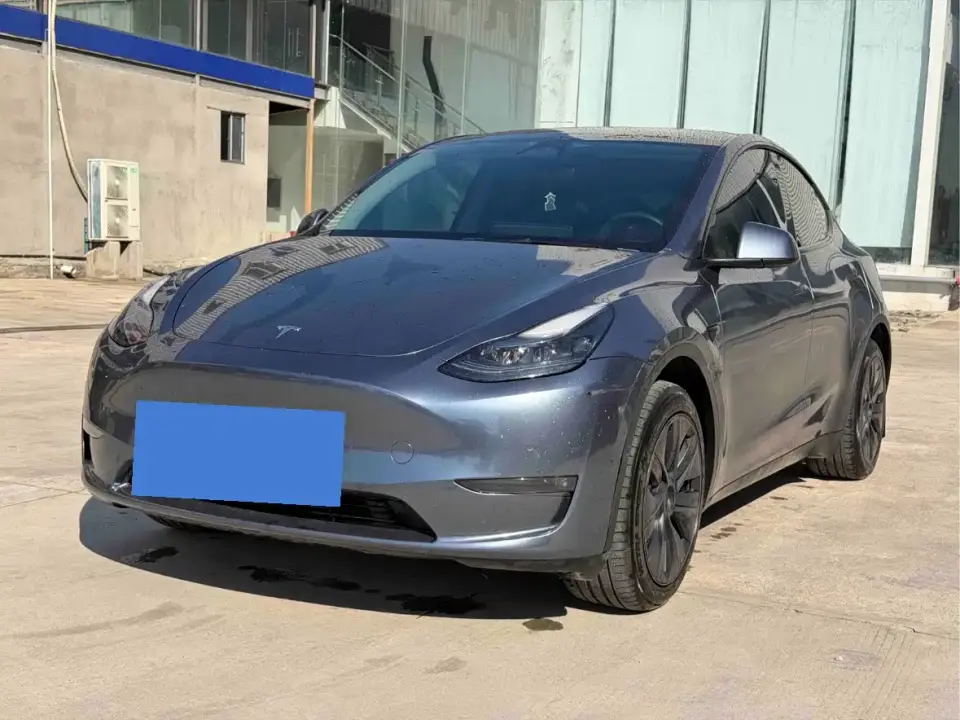 Tesla Model Y Long Range All-Wheel Drive Edition 2024