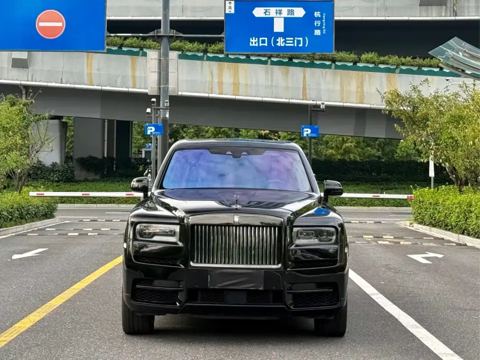 Rolls-Royce Cullinan Black Badge 2021