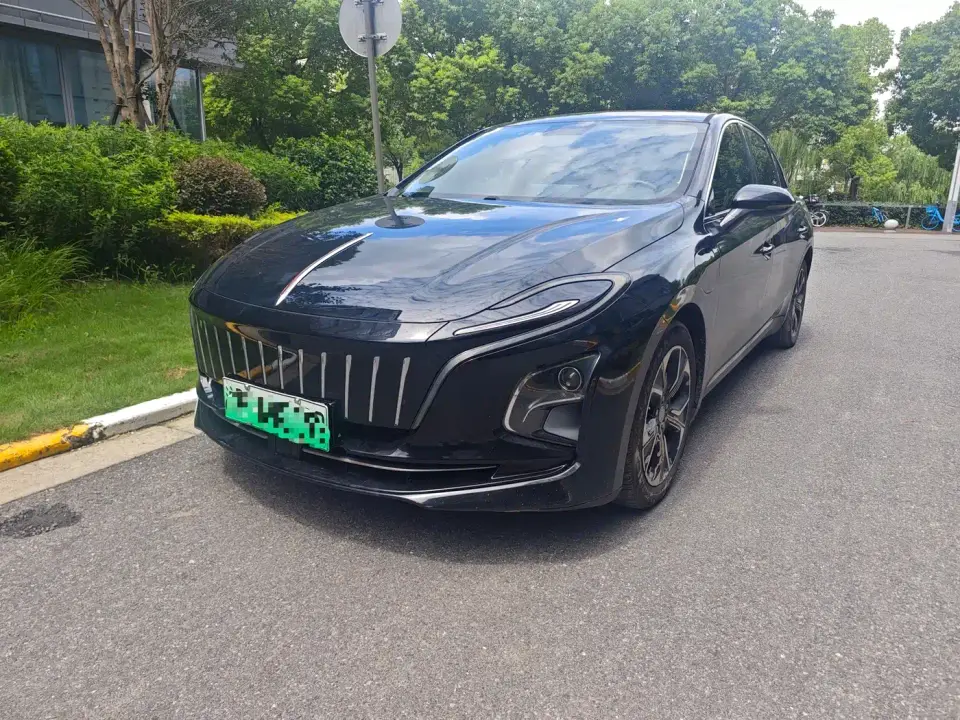 Hongqi E-QM5 Charging Flag Premium Edition 2021