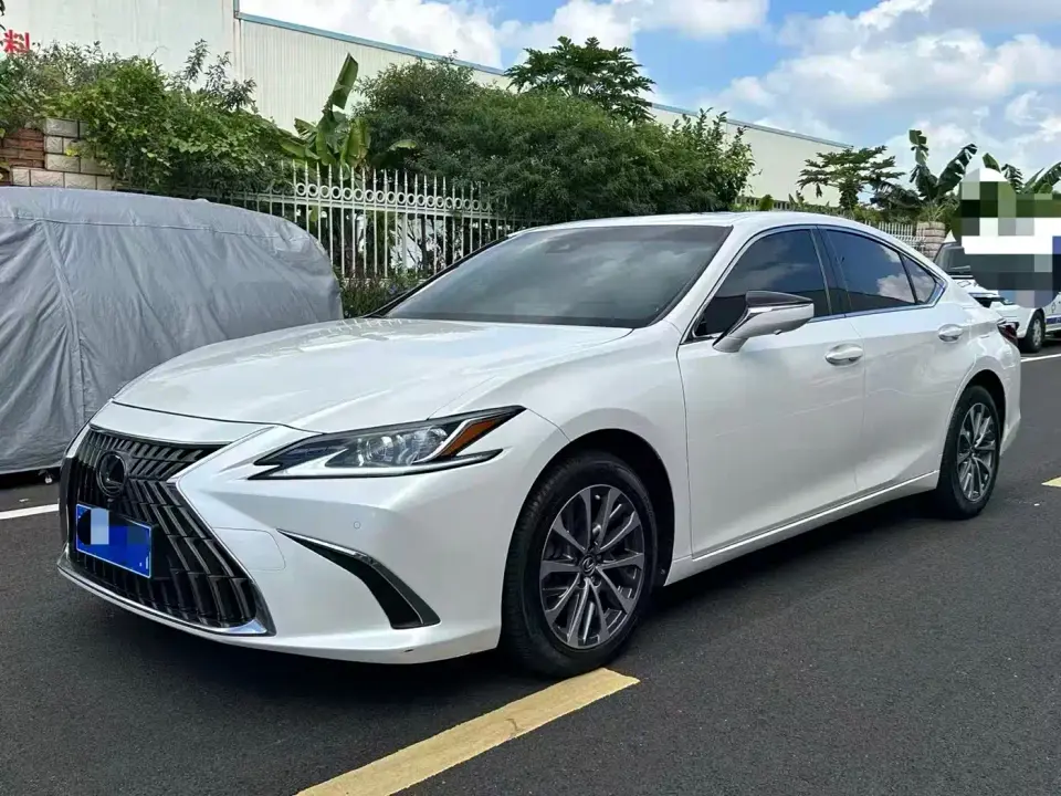 Lexus ES 200 Excellence Edition 2024