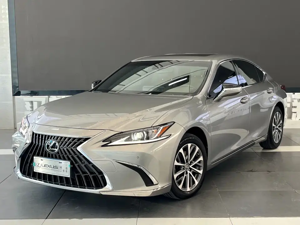 Lexus ES 200 Excellence Edition 2021