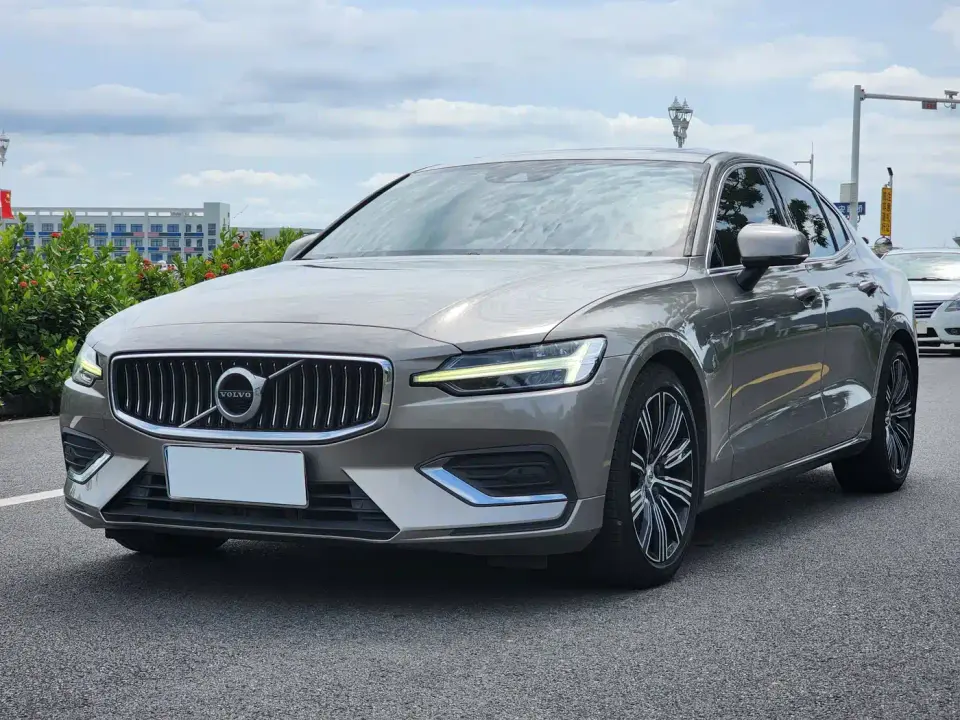 Volvo S60 B4 Smart Vision Luxury Edition 2022