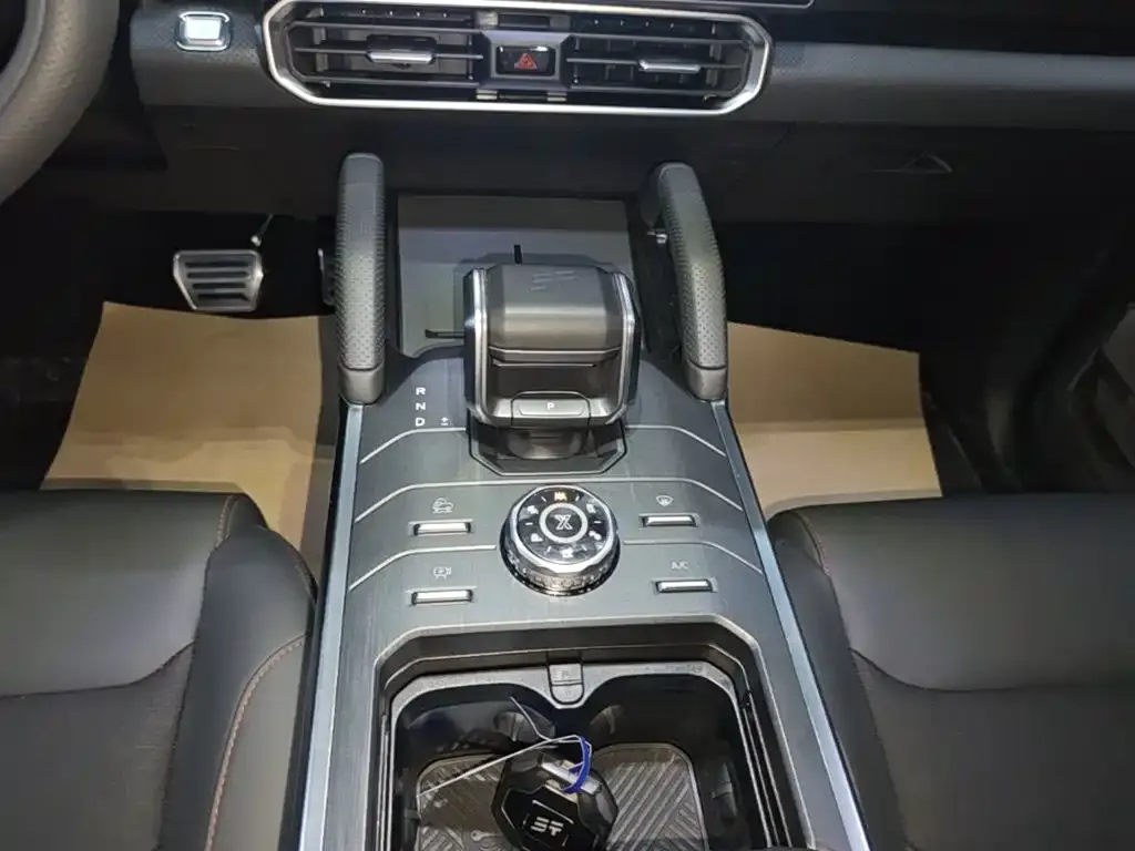 Jetour Traveler 2.0T 4WD Cross PRO Entertainment Edition 2025 — фото 14