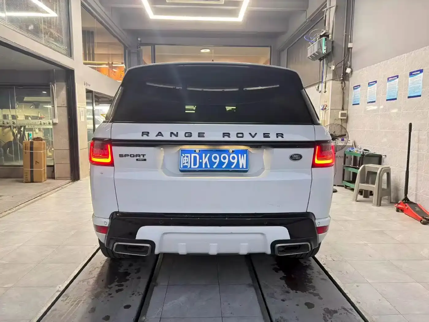 Land Rover Range Rover Sport 3.0 L6 Gloss Black Edition 2022 — фото 7